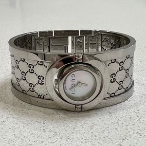 Vintage Gucci Bangle Watch 